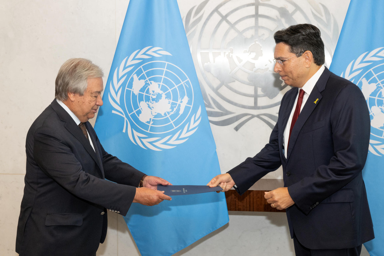 Danny Danon y António Guterres. Foto: EFE.