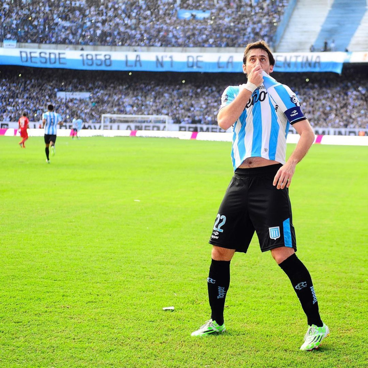 Diego Milito en Racing. Foto: Instagram.