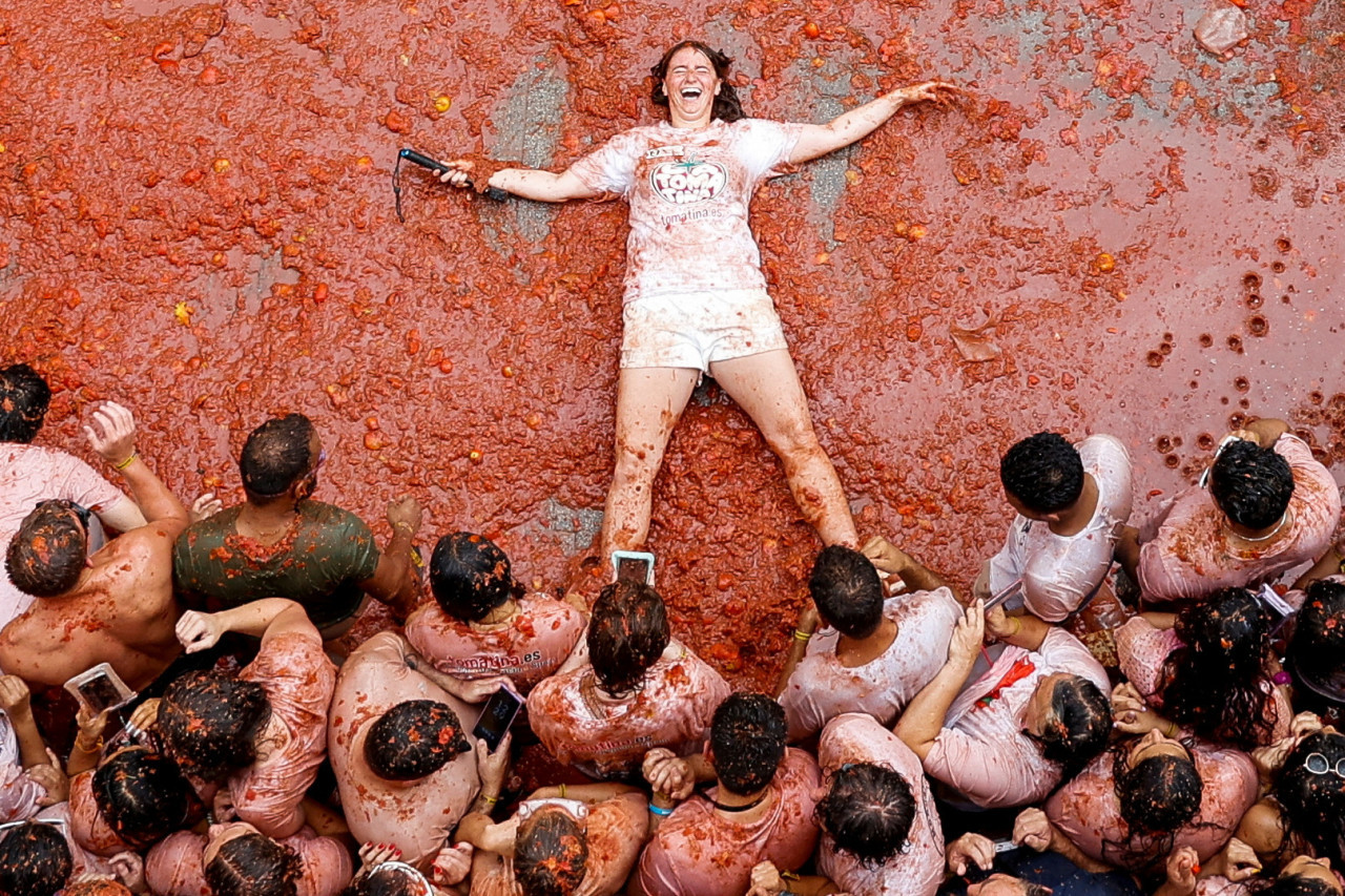 Tomatina en Buñol, el evento que aglutina a miles de personas. Foto: Reuters.