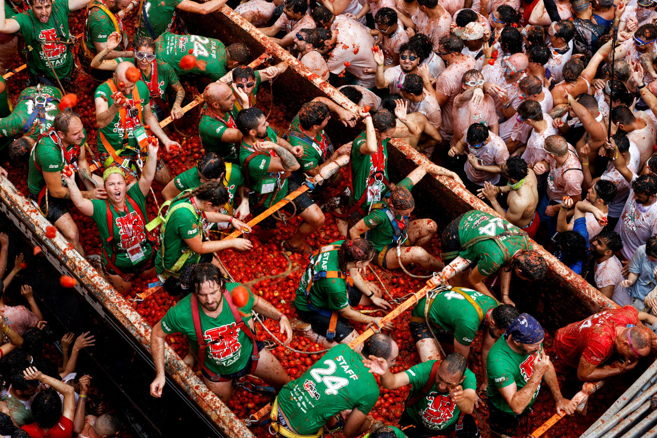 Tomatina en Buñol, el evento que aglutina a miles de personas. Foto: Reuters.