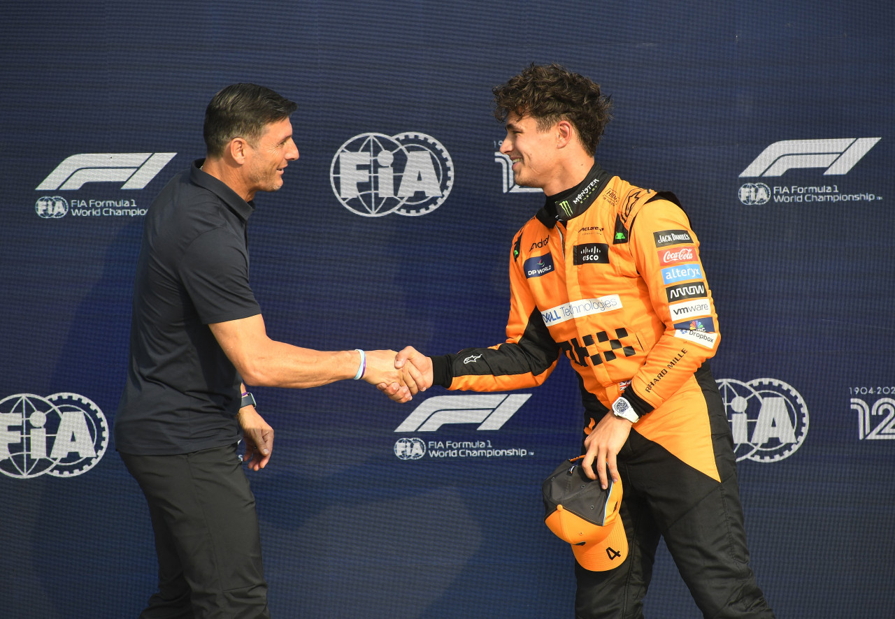 Javier Zanetti y Lando Norris en el Gran Premio de Italia. Foto: REUTERS.