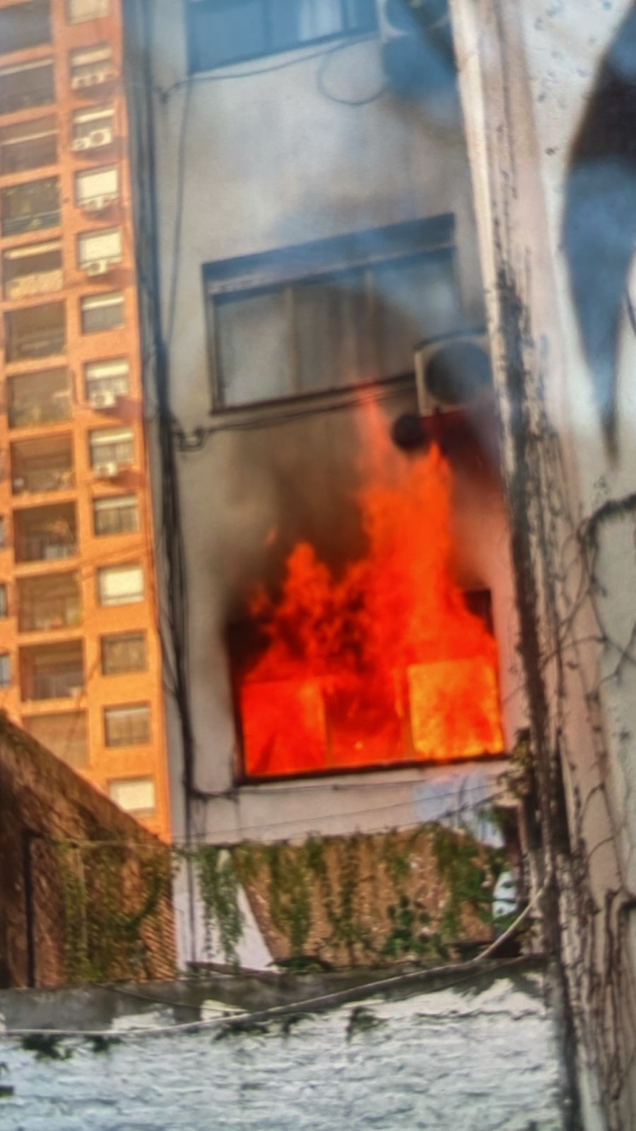 Incendio en Palermo. Foto: X.