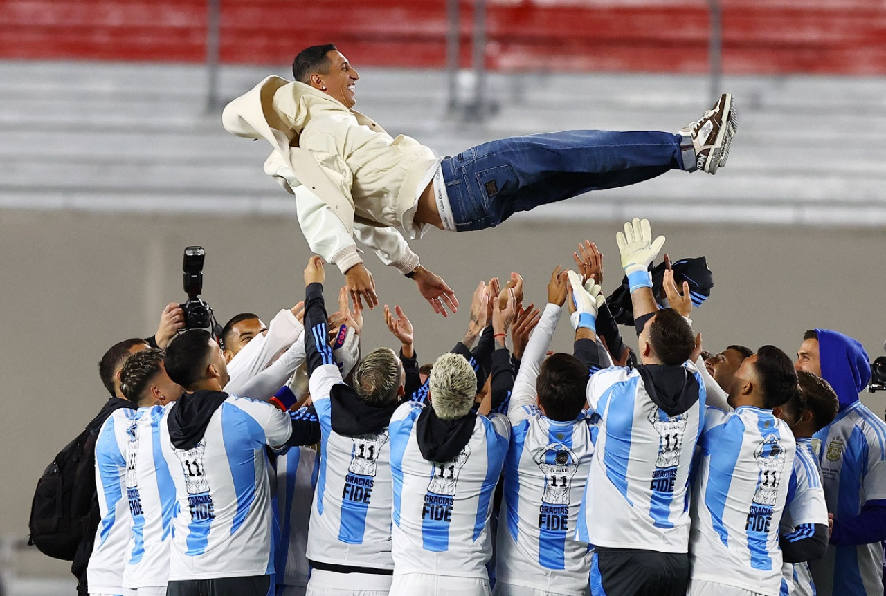 El homenaje de la AFA a Ángel Di María. Foto: Reuters.