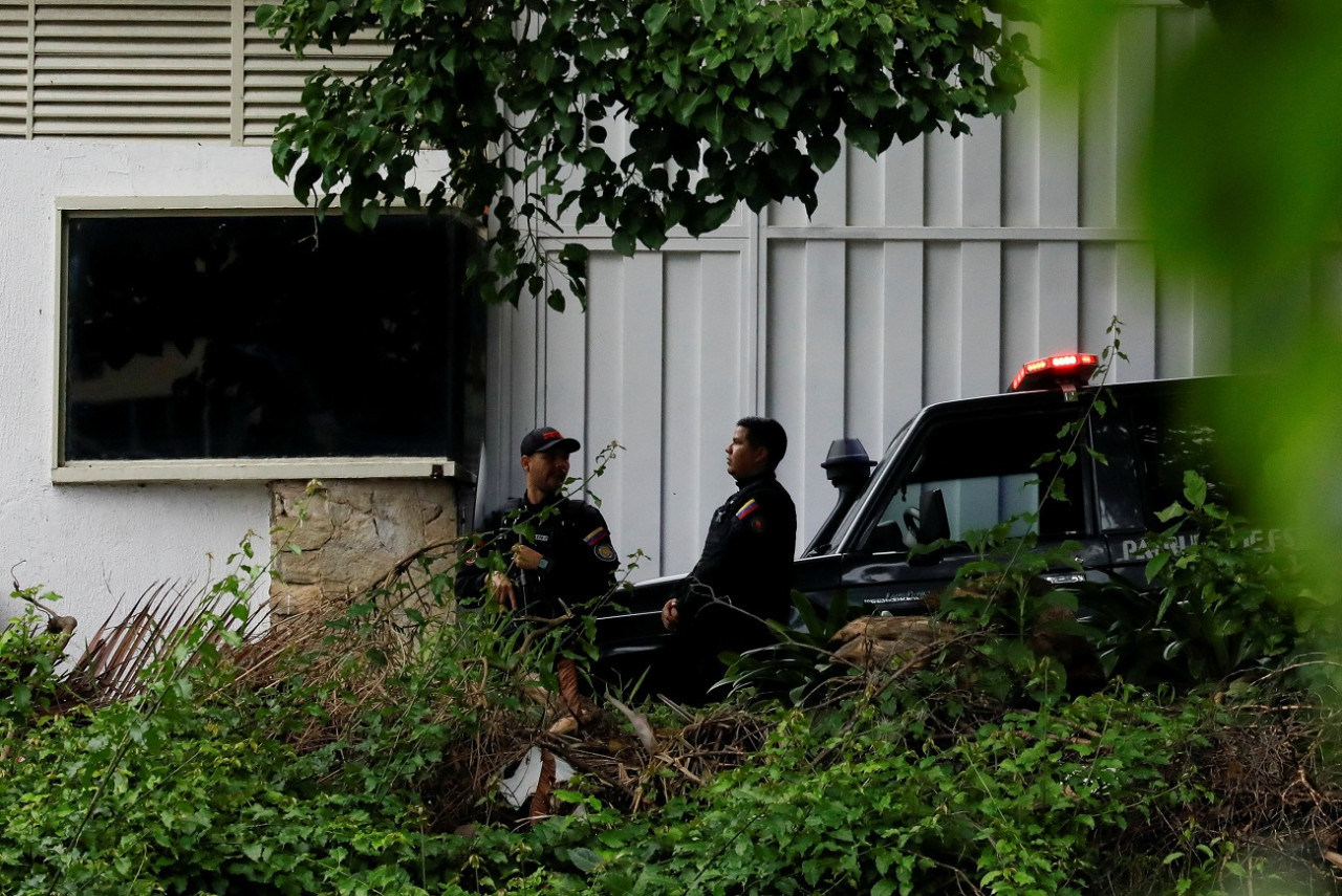 Asedio a la Embajada Argentina en Venezuela. Foto: Reuters