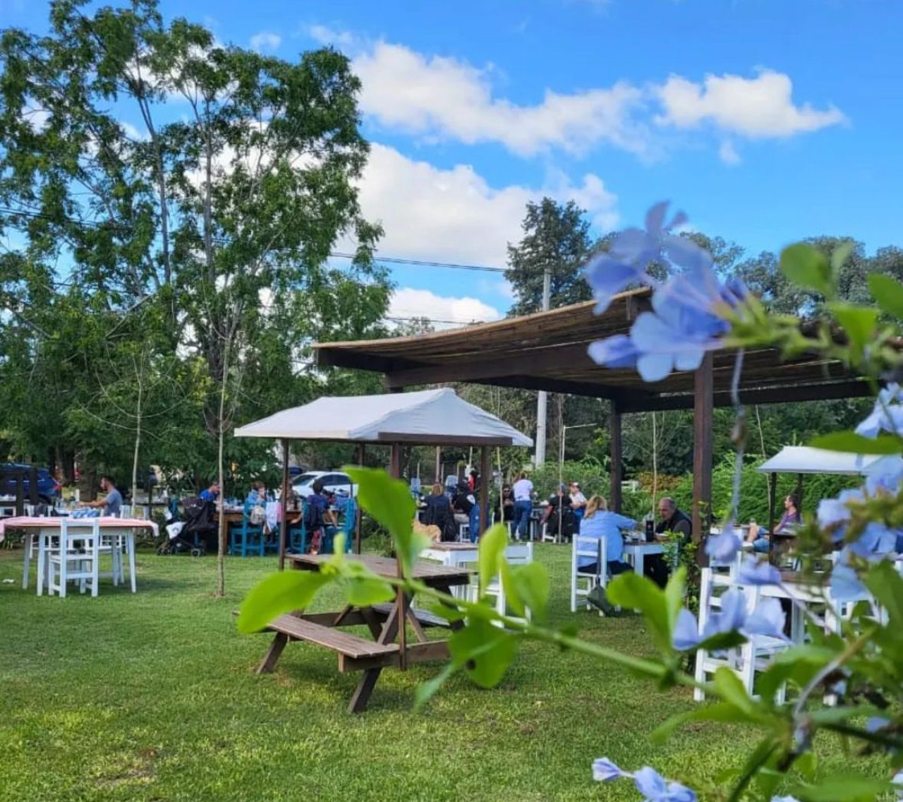 Restaurante en Villa Lía. Foto: Instagram / lasargibayvillalia