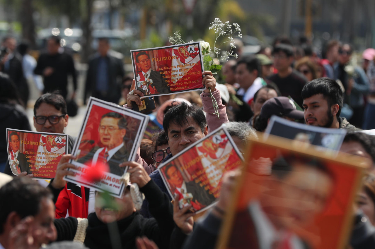 Último adiós a Alberto Fujimori en Perú. Foto: EFE.