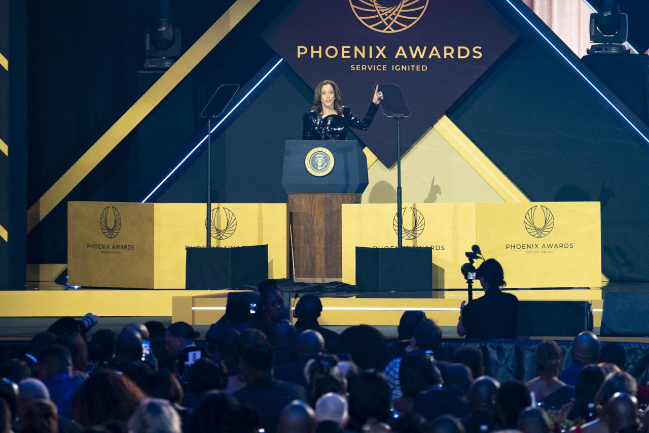 Kamala Harris pronuncia un discurso en la Cena de Premios Phoenix 2024 en Washington, DC, EE. UU., el 14 de septiembre de 2024.