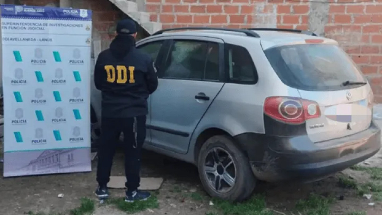 El auto con el que se realizó el secuestro. Foto: DDI.