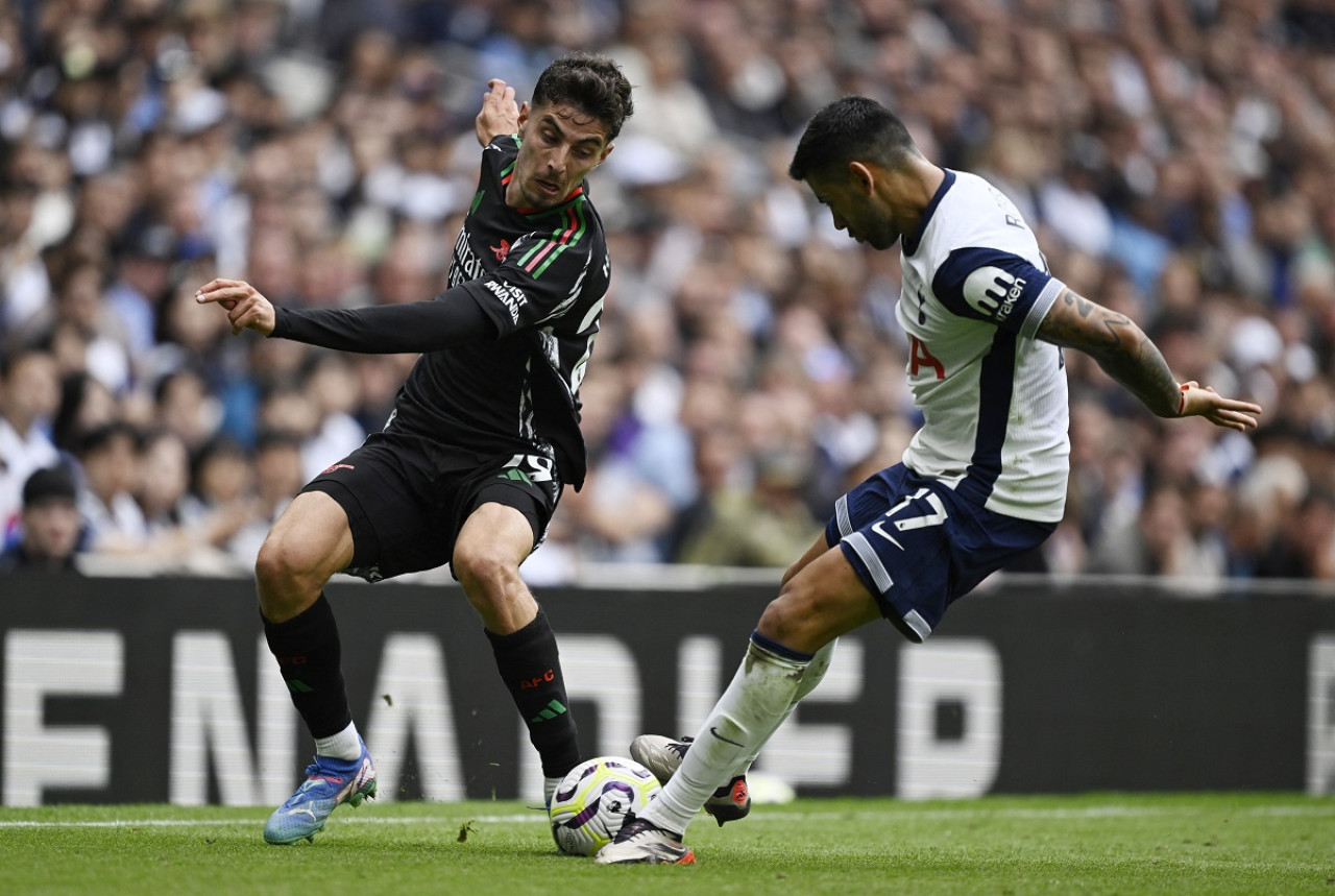 Cristian "Cuti" Romero fue titular en la derrota de Tottenham ante Arsenal. Foto: Reuters.