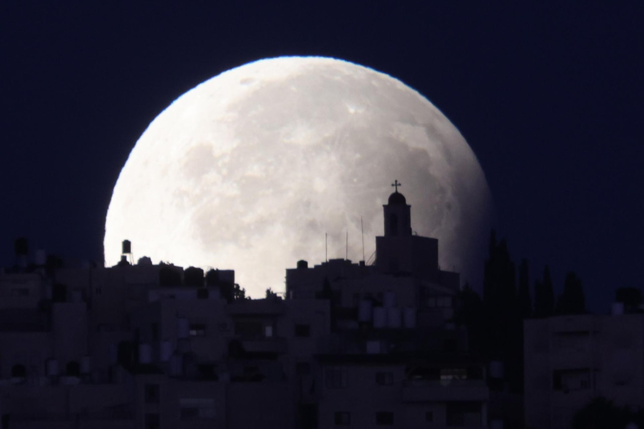 Eclipse de superluna en Israel. Foto: EFE.