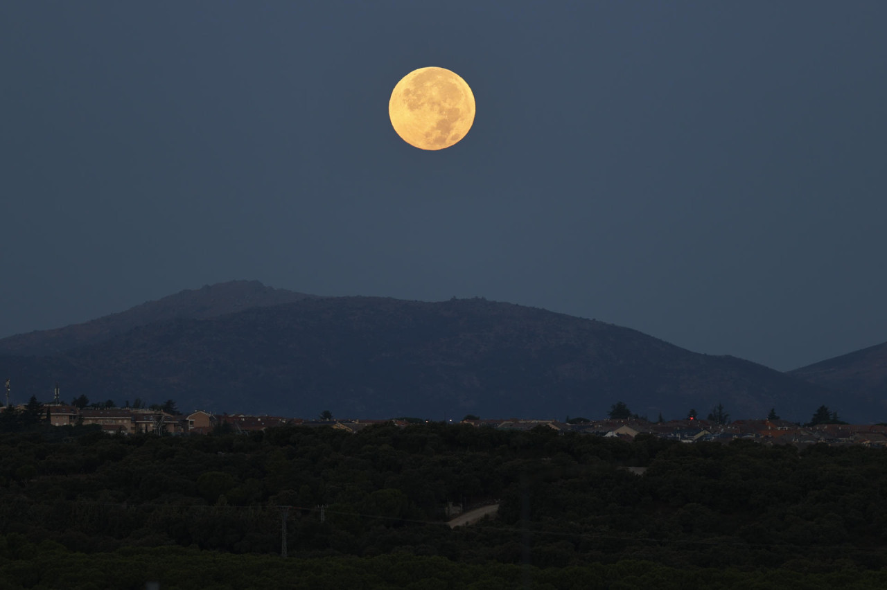 Eclipse de superluna en España. Foto: EFE.