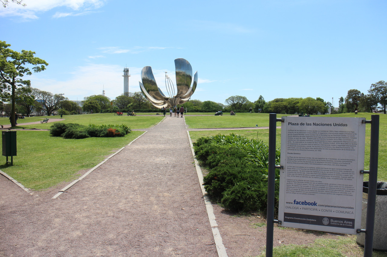 Floralis Genérica. Foto: Buenos Aires Ciudad.