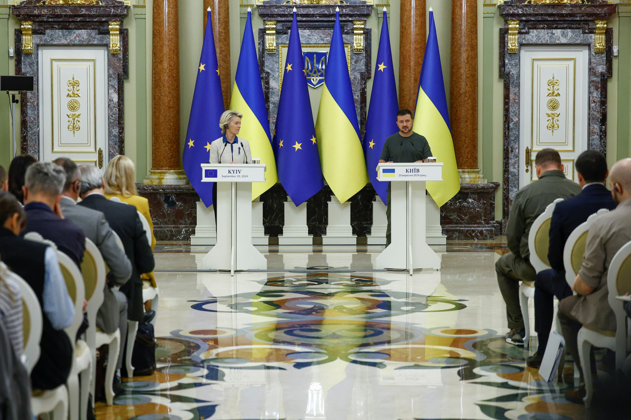 Ursula von der Leyen y Volodímir Zelenski en Ucrania. Foto: REUTERS.