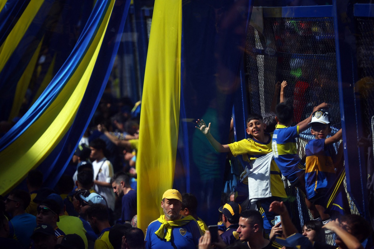 El color de los hinchas de Boca en el Superclásico. Foto: Reuters