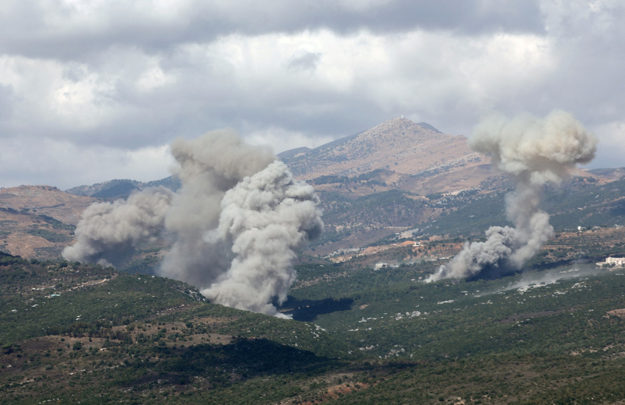 Ataque de Israel y Hezbollah en la fronera con el Líbano. Foto: Reuters