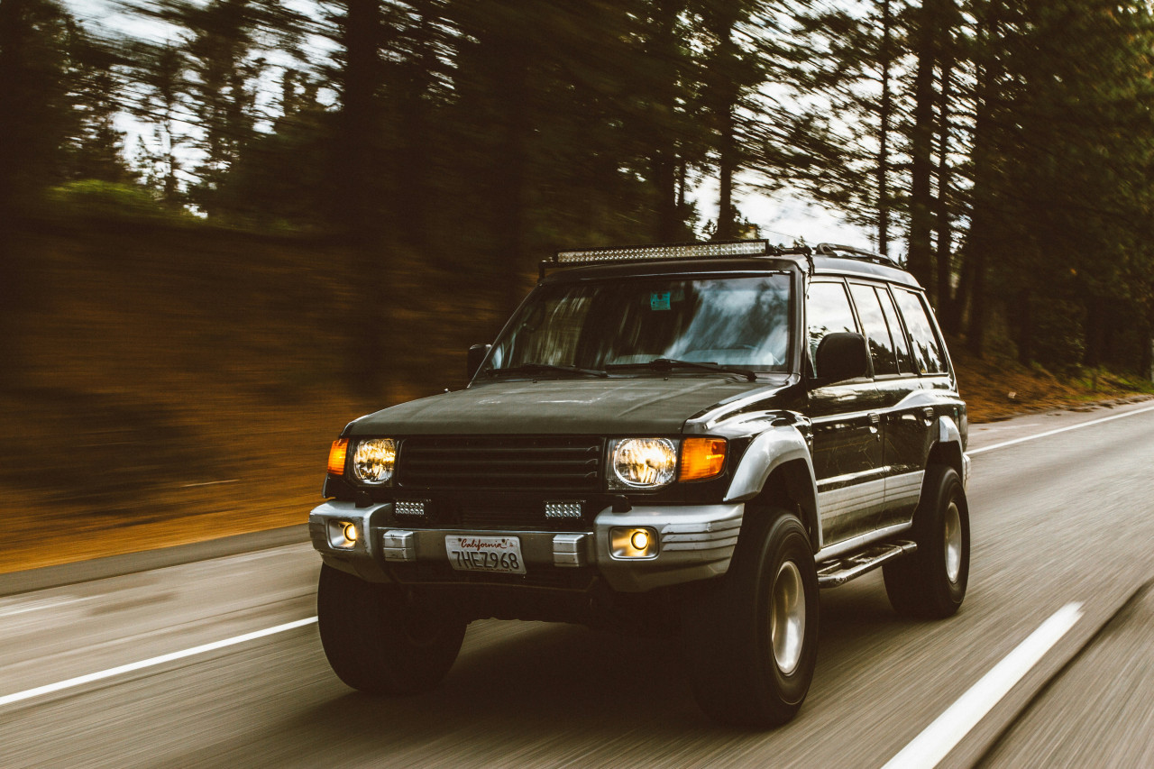 Viajar en auto. Foto: Unsplash