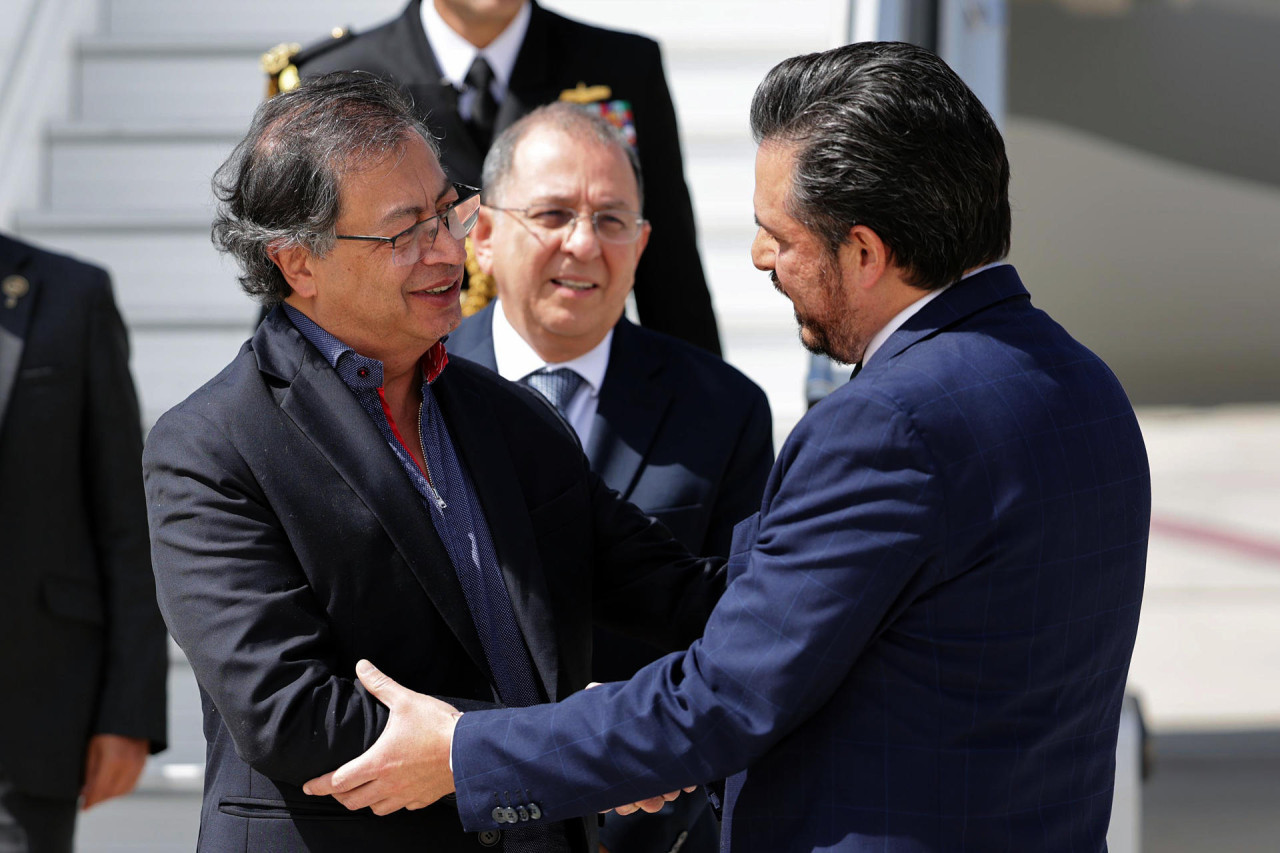 El presidente de Colombia en su llegada a México para la investidura de Sheinbaum. Foto: EFE.