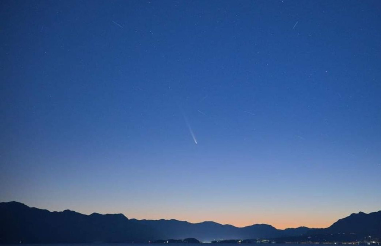 Cometa del Siglo capturado desde Villarrica por Andrés Carmona. Foto: X