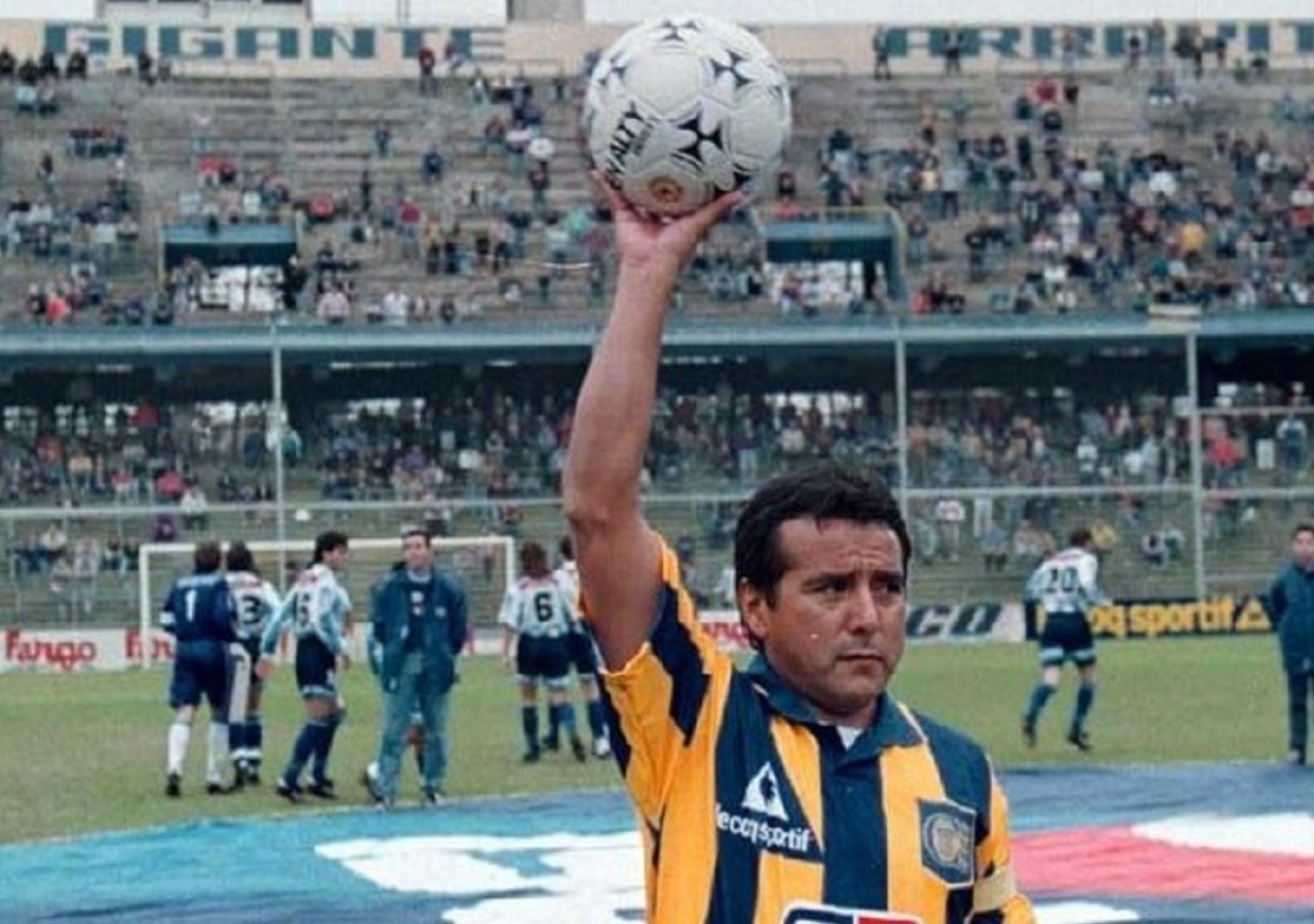 Omar Palma, histórico jugador de Rosario Central. Foto: X @FiestaPajarito.