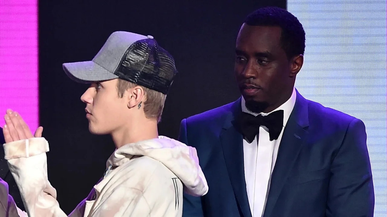 Justin Bieber junto a Sean "Diddy" Combs. Foto: NA.