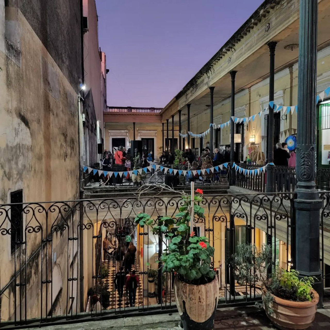 El Pasaje de la Defensa, San Telmo. Foto Instagram @casaezeiza