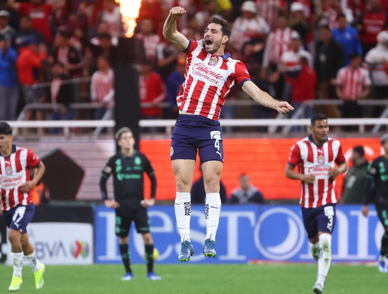 Antonio Briseño; Chivas de Guadalajara. Foto: Instagram @pollobv