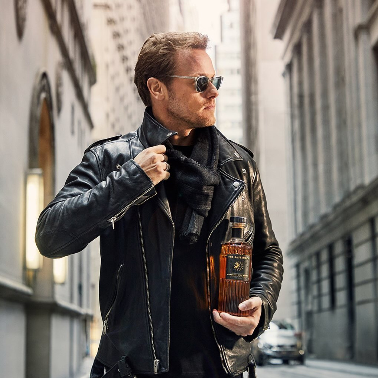 Sam Heughan de Outlander tiene su propio whisky. Foto: Instagram.