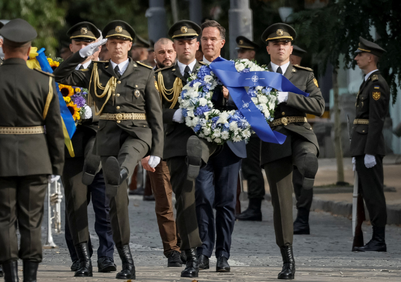 Mark Rutte, secretario general de la OTAN, en su visita a Ucrania. Foto: Reuters.