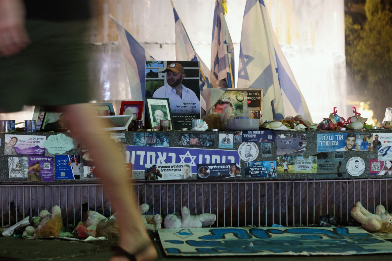 Plaza de los rehenes, Tel Aviv; guerra Israel-Hamás. Foto: Reuters