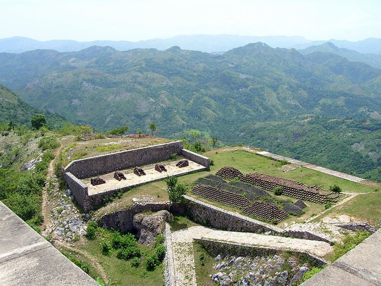 El interior de La Ciudadela, el castillo más grande de Latinoamérica. Foto: Gentileza Wikipedia.