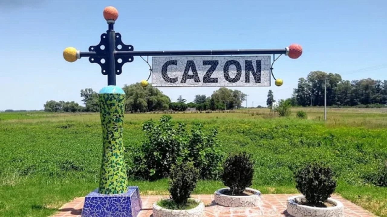 Cazón, ubicado en la provincia de Buenos Aires, es conocido como el pueblito del "millón de árboles". NA