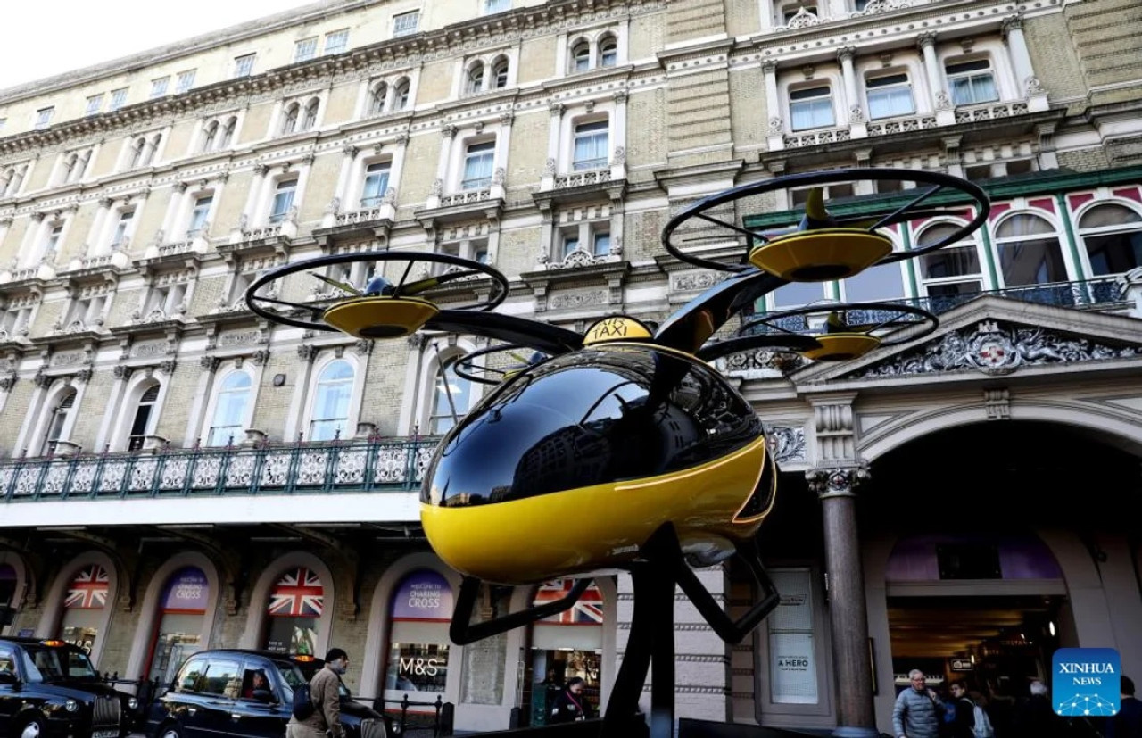 El prototipo de taxi volador que está en exhibición en Londres. Foto: NA.