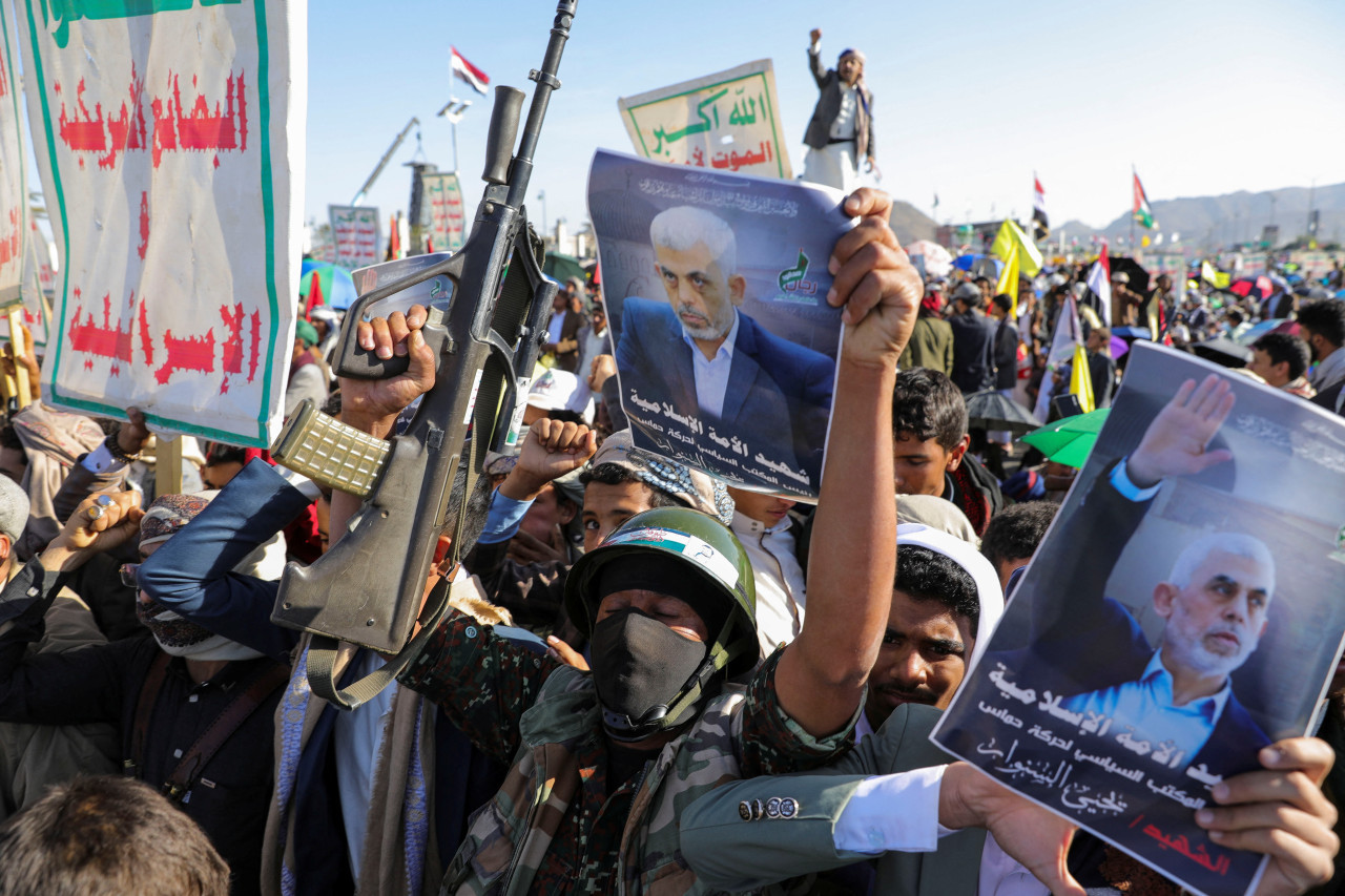 Protestas de los hutíes tras la muerte Yahya Sinwar, líder de Hamás. Foto: Reuters