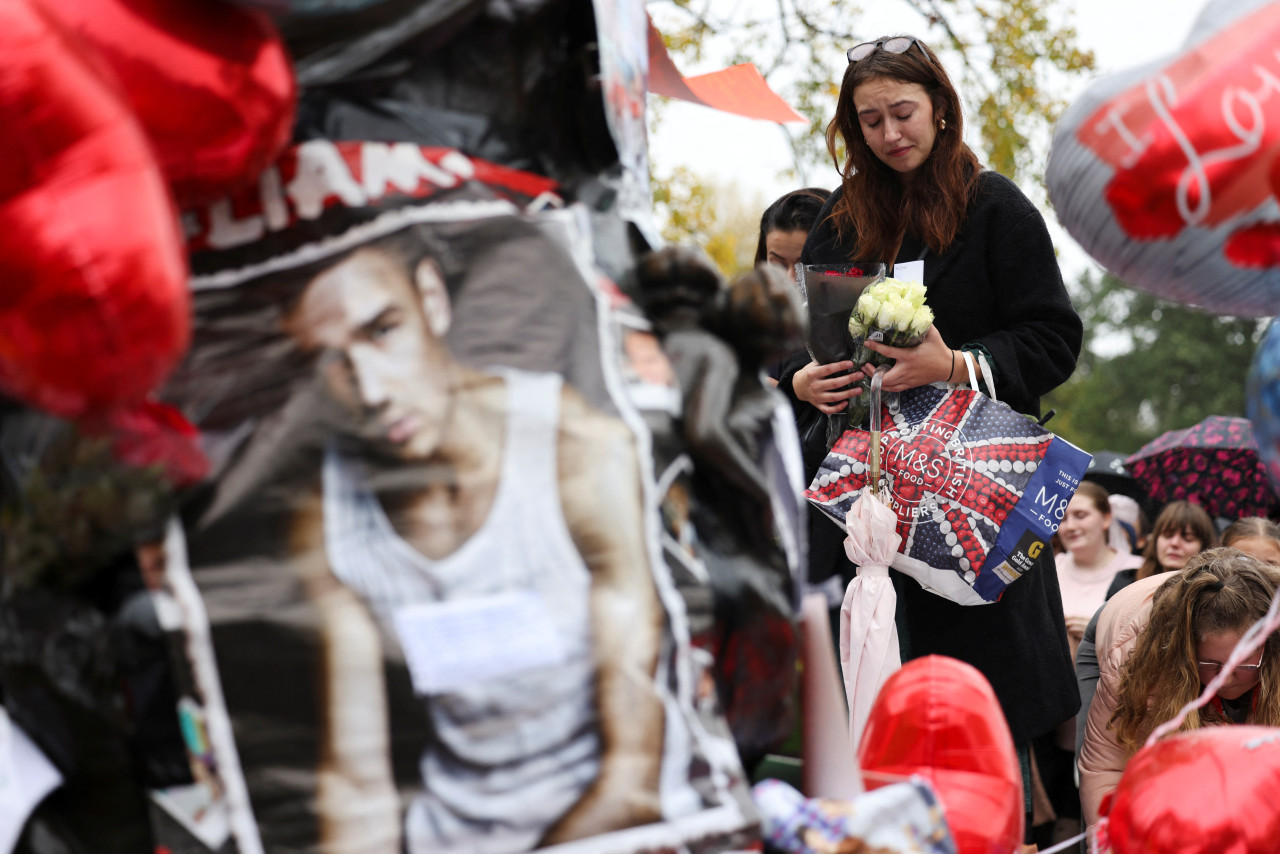 Fans de One Direction homenajean a Liam Payne en el londinense Hyde Park. Foto: Reuters.