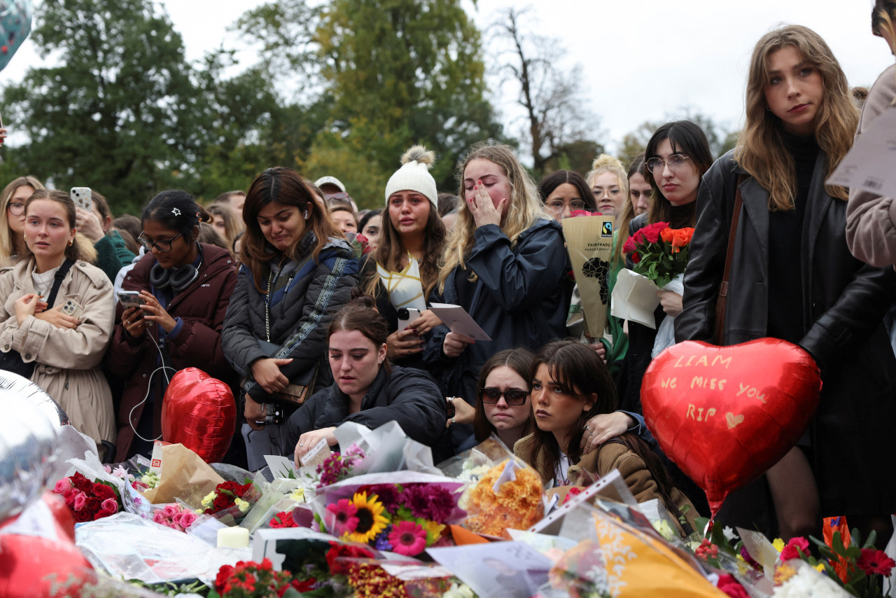 Fans de One Direction homenajean a Liam Payne en el londinense Hyde Park. Foto: Reuters.