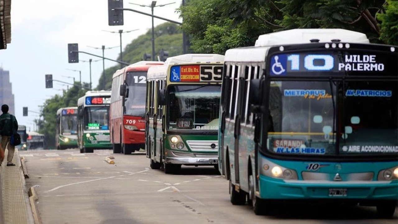 Colectivos, otro invento nacional