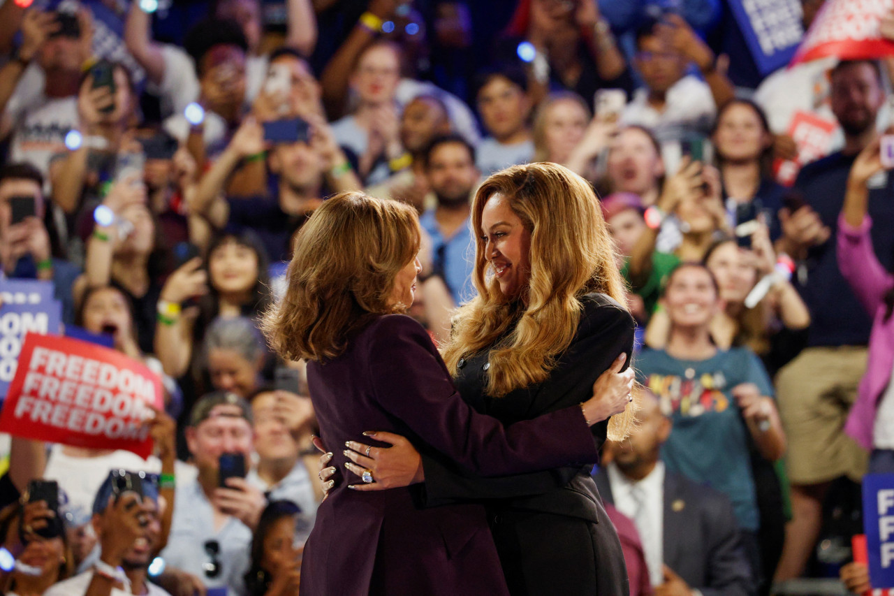 Beyoncé en un acto de Kamala Harris. Foto: Reuters