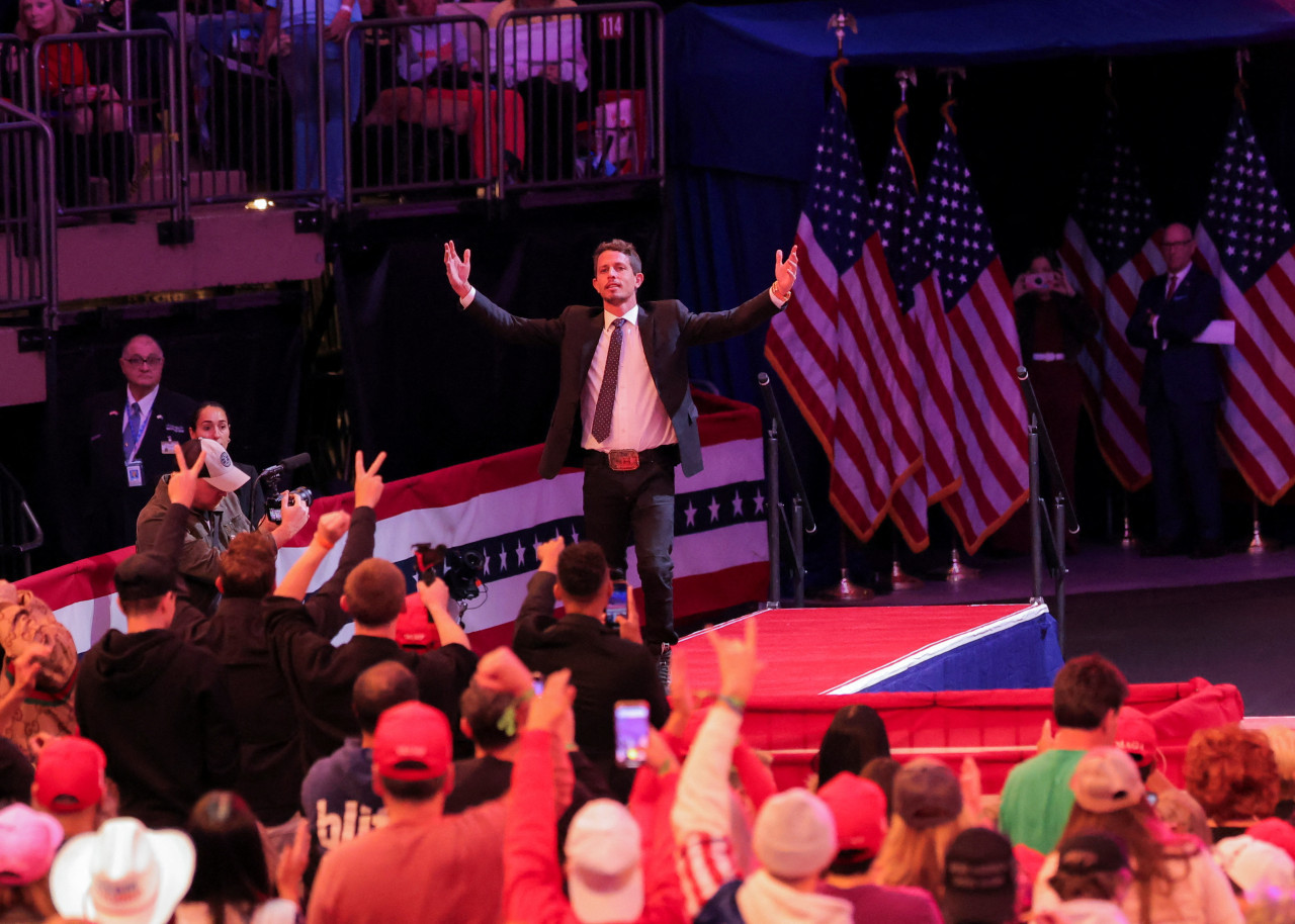 El cómico Tony Hinchcliffe hizo comentarios racistas sobre Puerto Rico. Foto: Reuters.