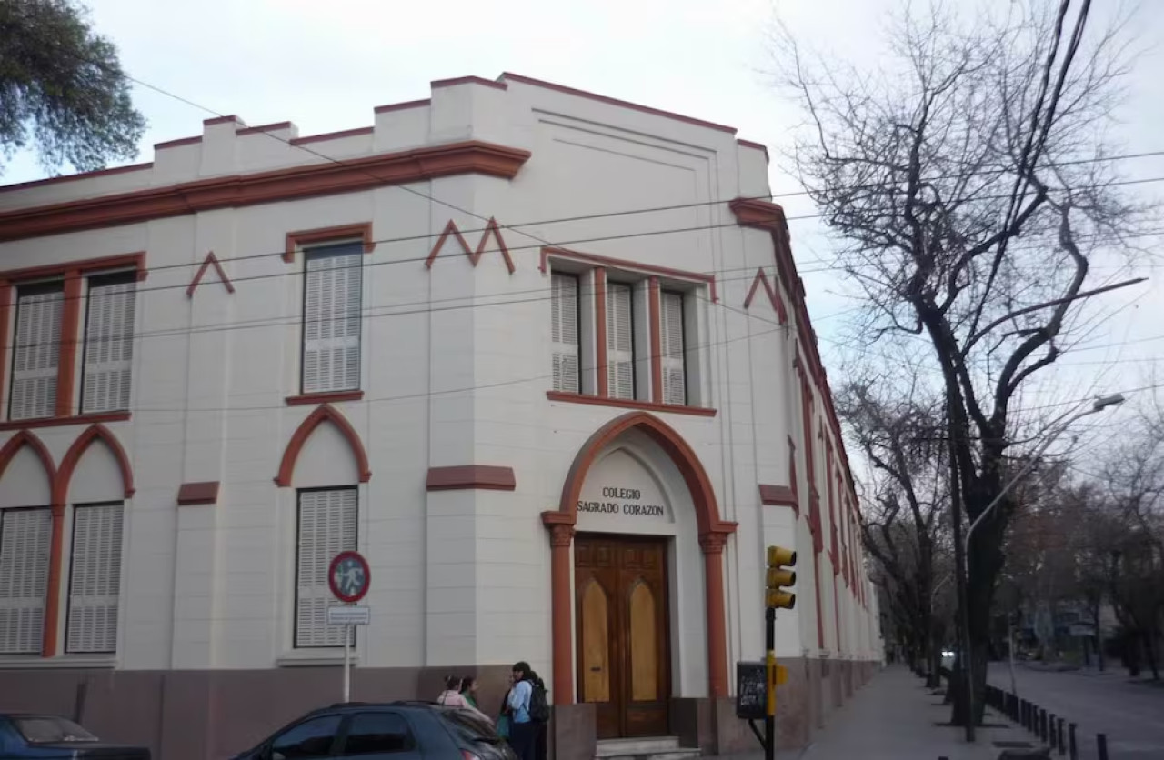 El colegio Sagrado Corazón de Mendoza, al que iba la joven fallecida.