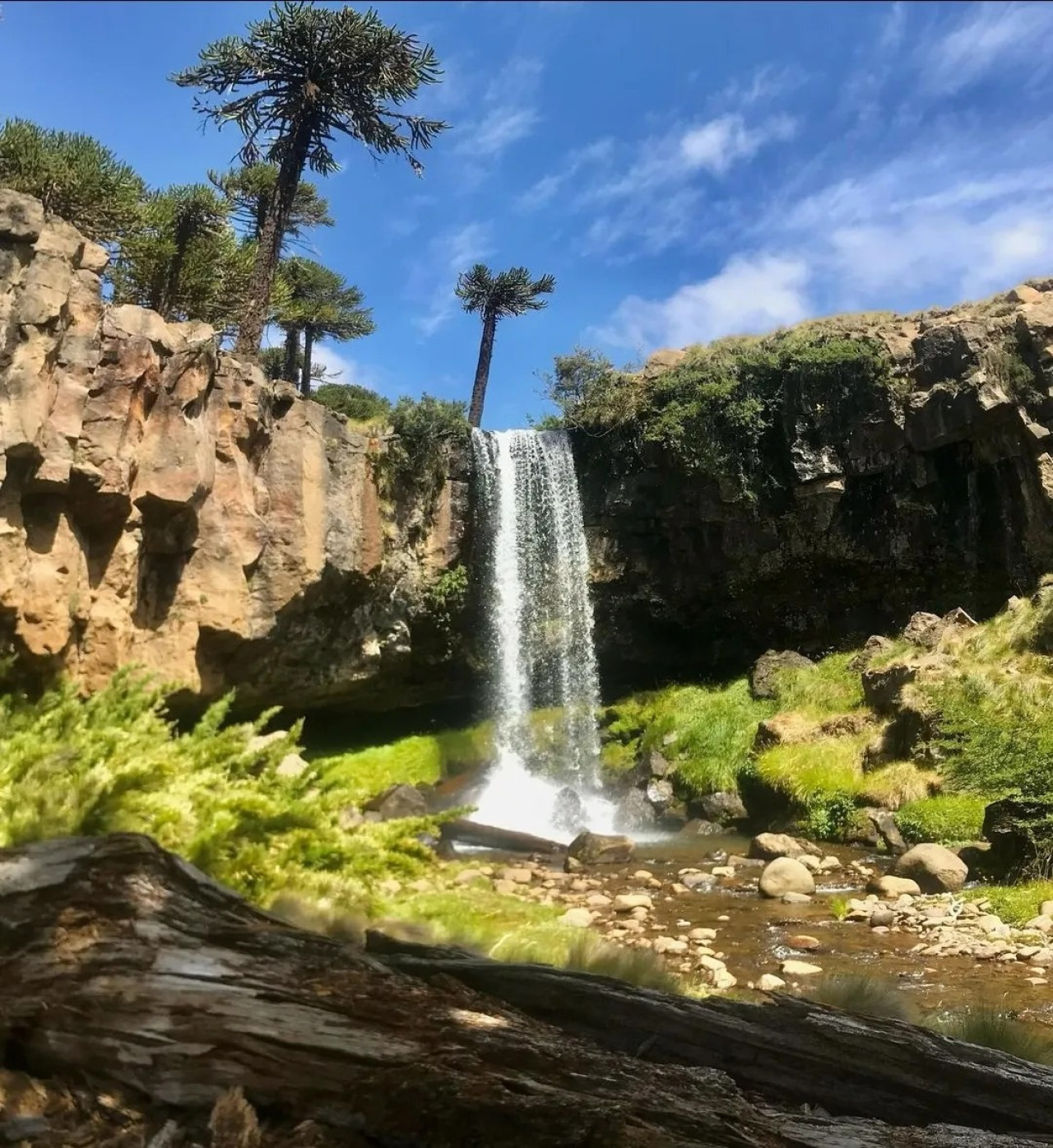 Cascada de Caviahue-Copahue, uno de los grandes atractivos de la Patagonia argentina. Foto: Facebook / SomosCaviahue.