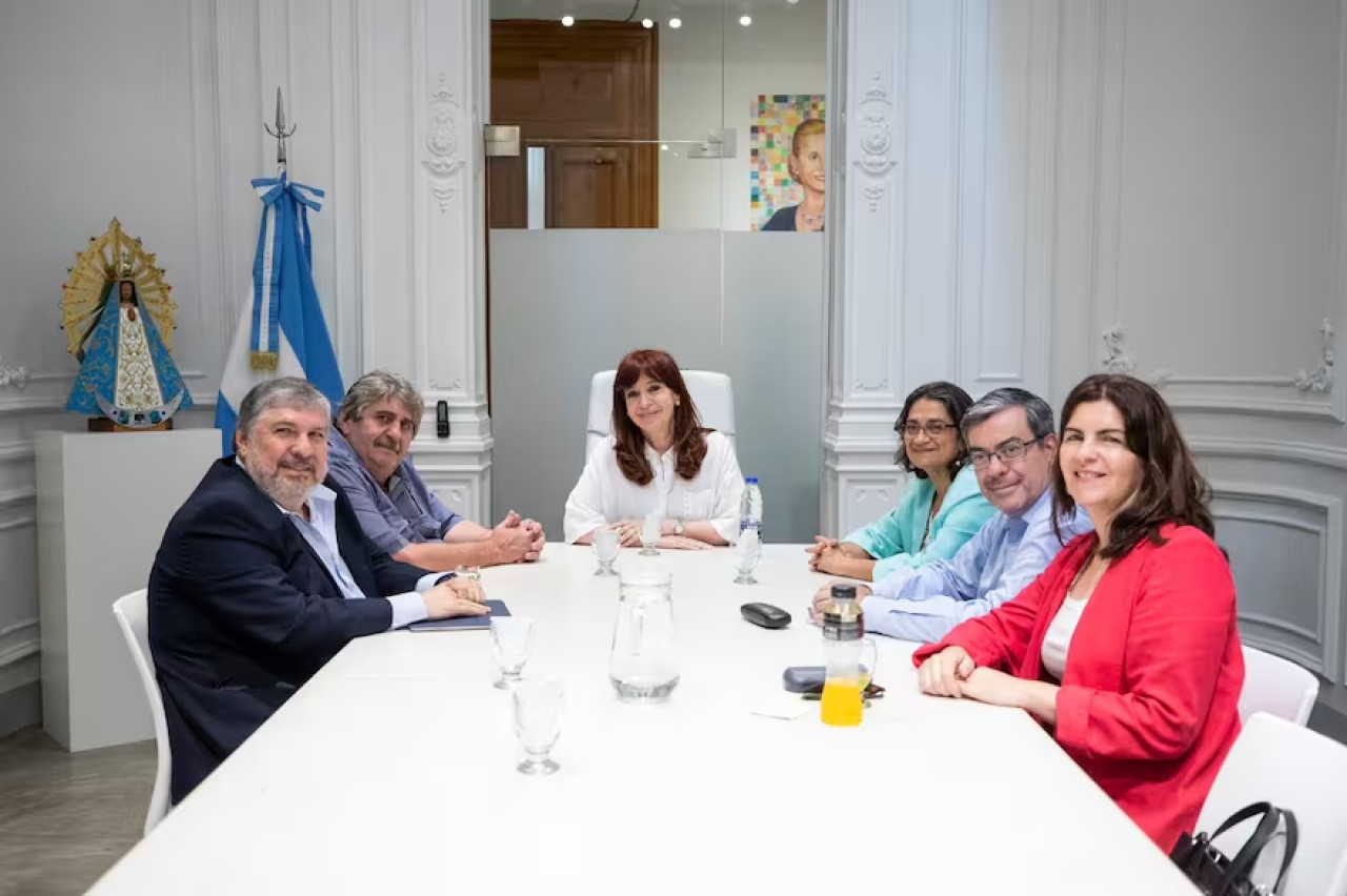 Cristina Kirchner se reunió con los candidatos a vicepresidentes de su lista.