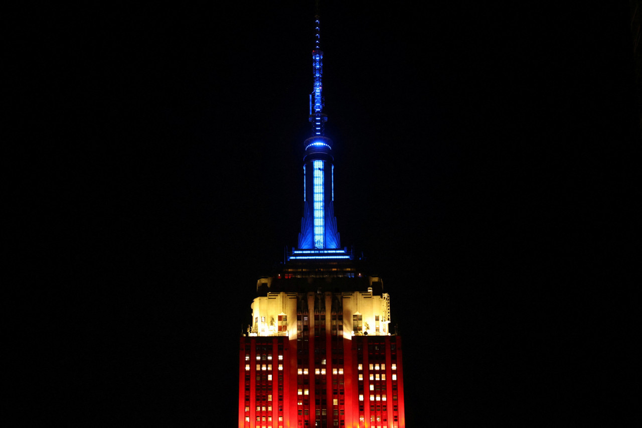 El Empire State se vistió con los colores de EEUU por las elecciones. Foto: X @starsmoonandsun