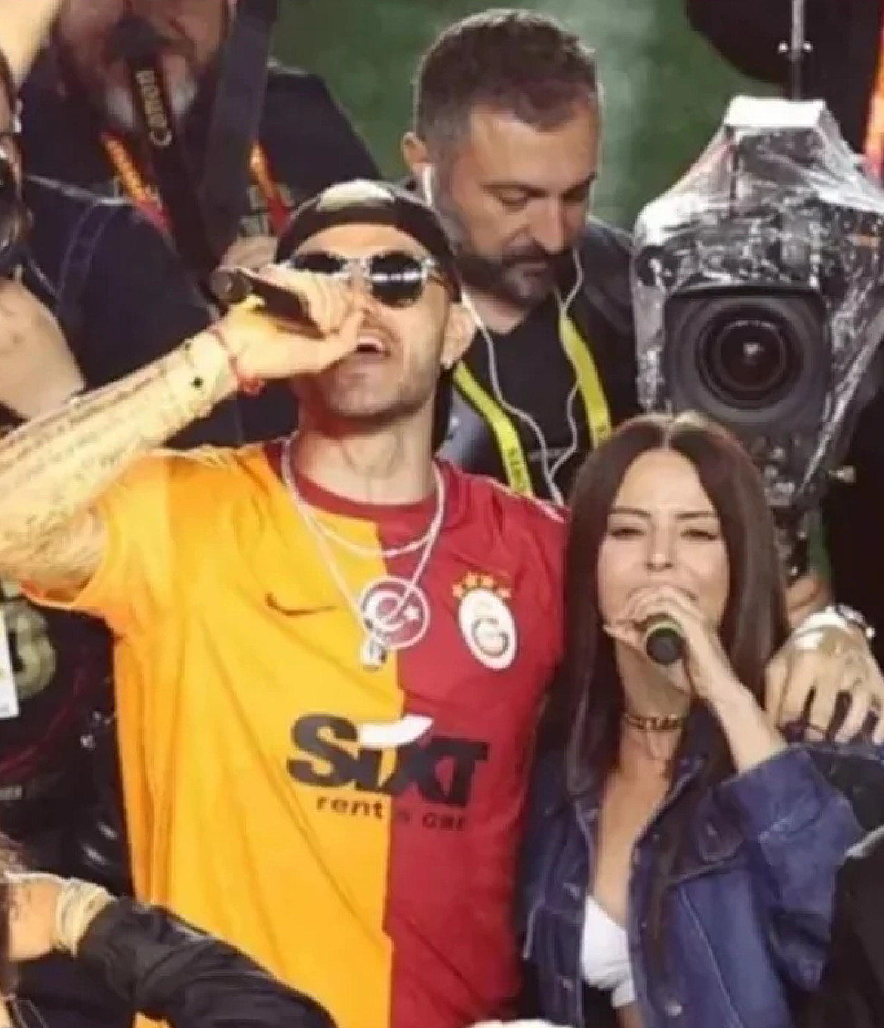 Mauro Icardi con la cantante en un evento. Foto: NA.