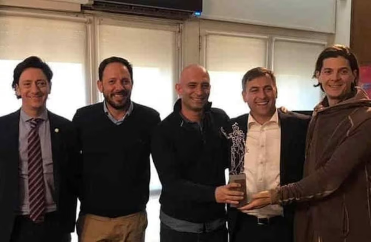 Héctor Baistrocchi e Iván Aballay recibieron un premio en 2019. Foto: Redes sociales.