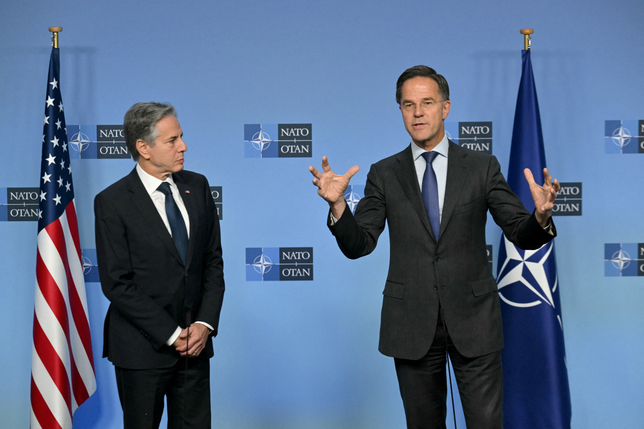 Antony Blinken y Mark Rutte. Foto: Reuters.