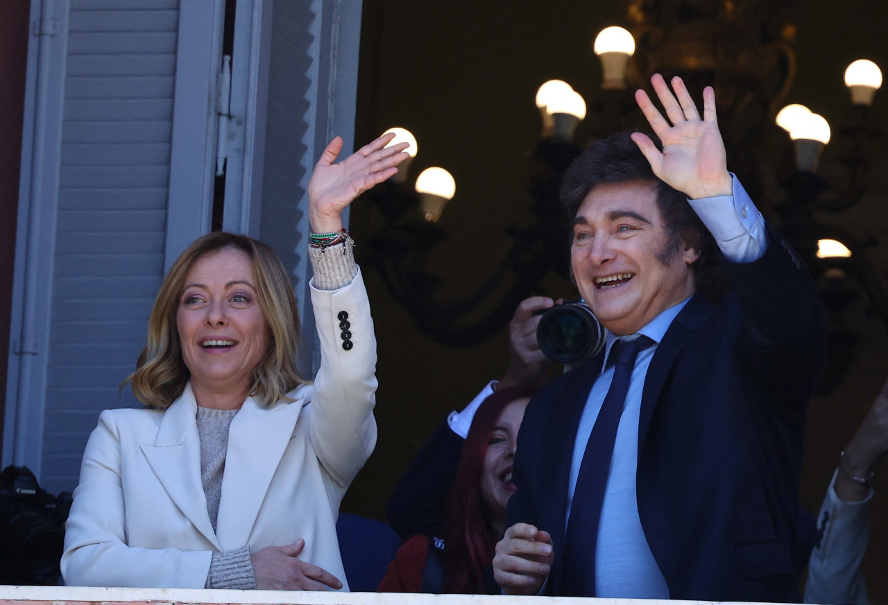 Georgia Meloni y Javier Milei. Foto: Reuters.