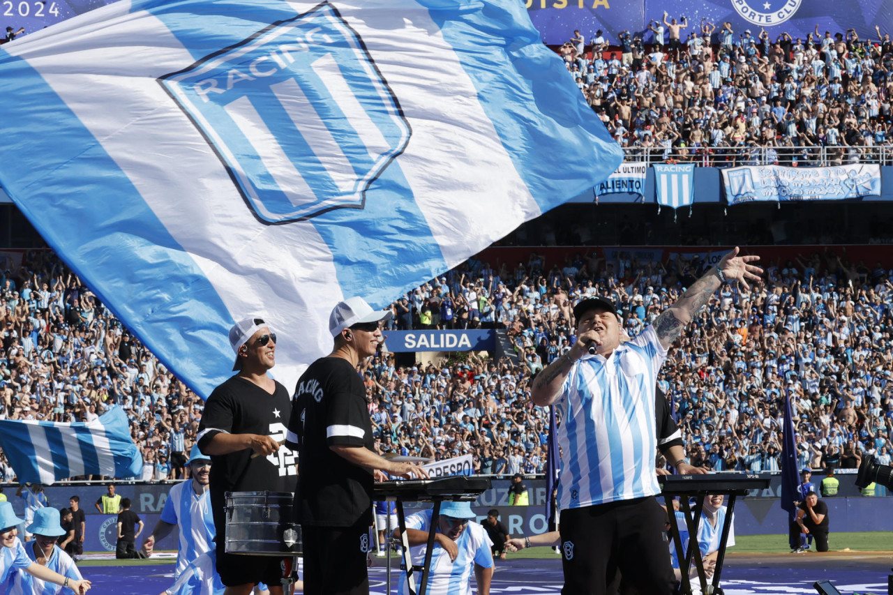 El show de "El Pepo" en la final entre Racing y Cruzeiro. Foto: EFE