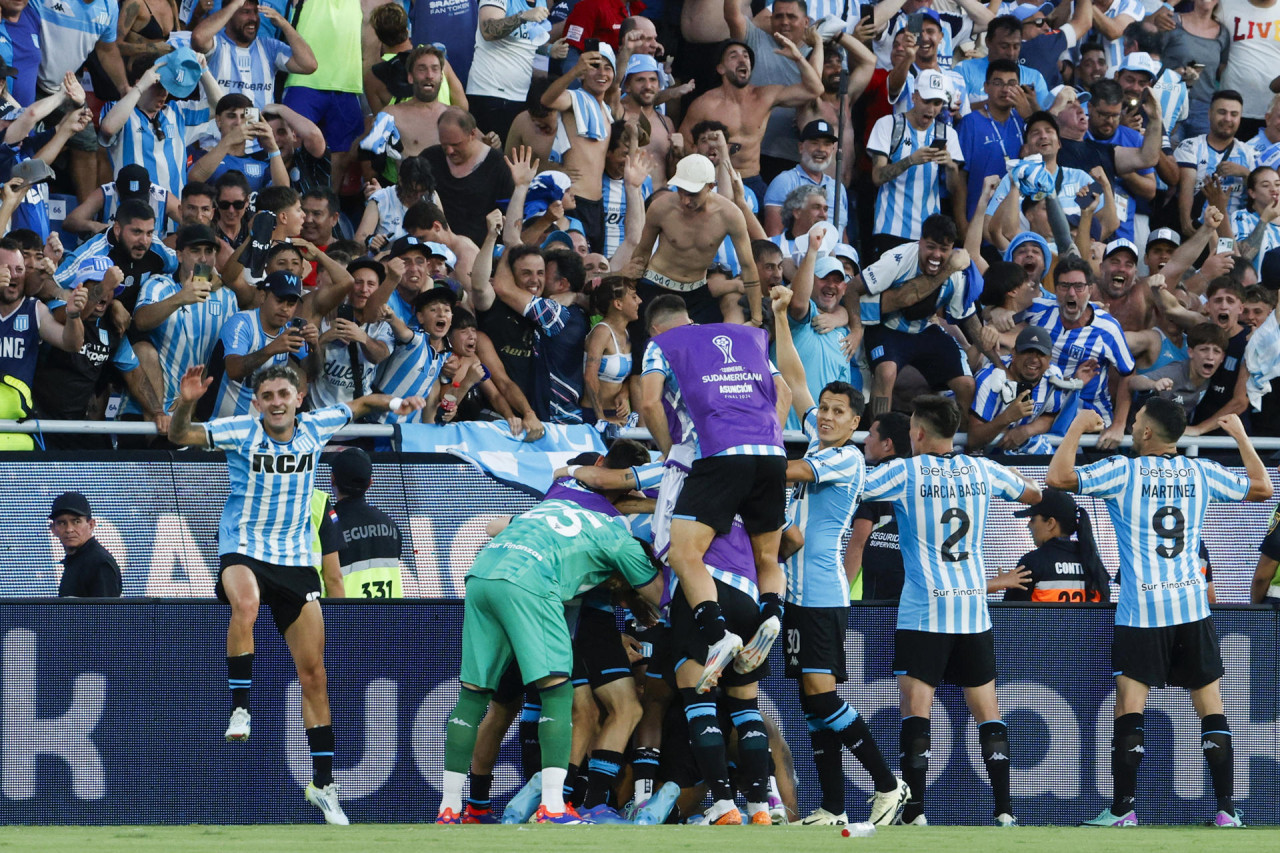 Racing vs Cruzeiro; final Copa Sudamericana. Foto: EFE