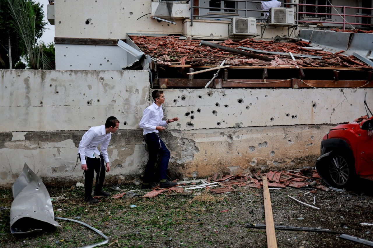 Destrozos en Israel tras el lanzamiento de misiles desde el Líbano. Foto: Reuters