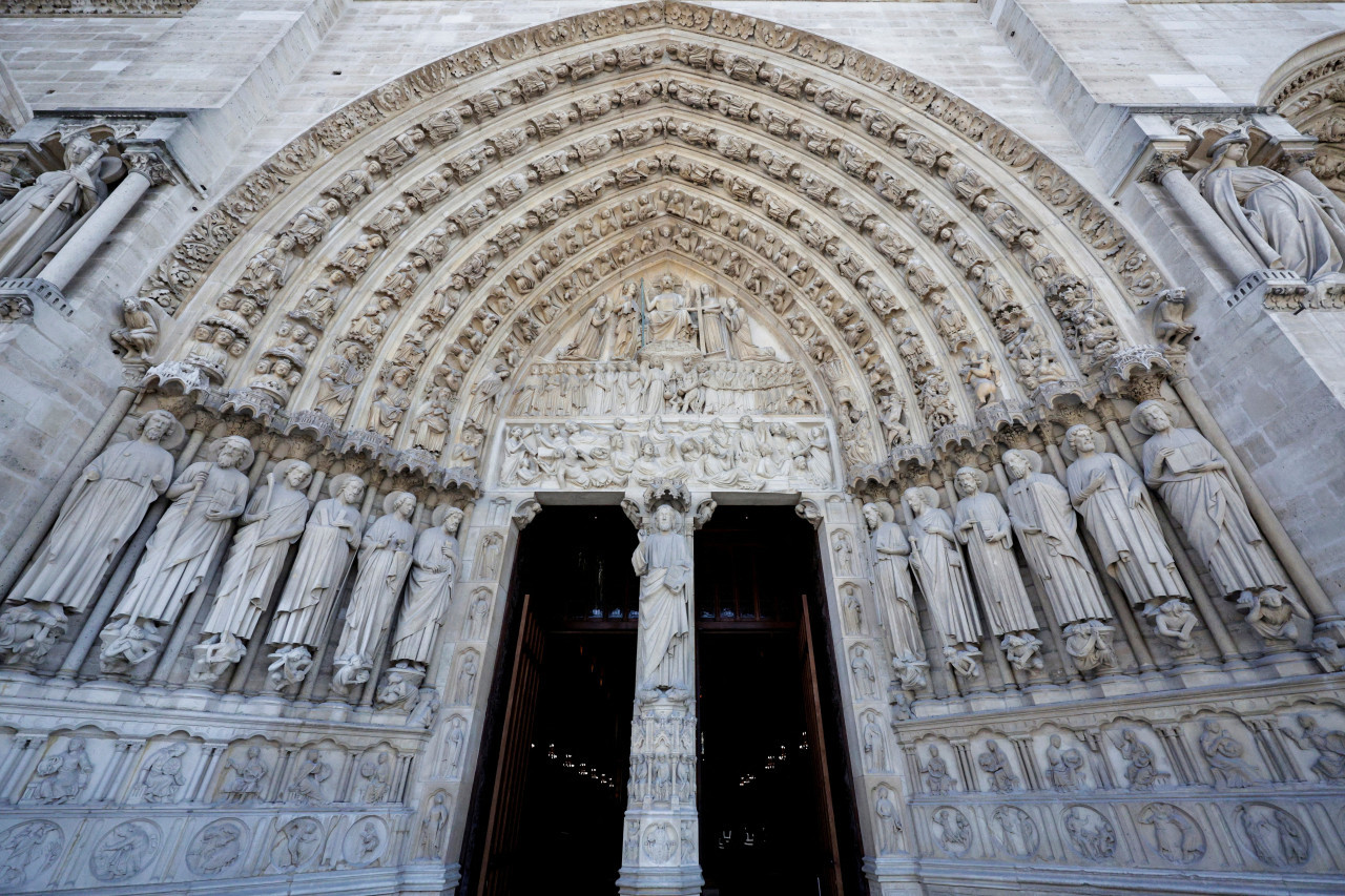 Imágenes de la catedral de Notre Dame en París tras su reconstrucción. Foto: Reuters.